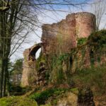 Vue des ruines du château d'Obernai illustrant la ville et son patrimoine